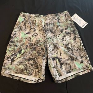 LuluLemon Pace Breaker Short 9” *Lined, Large, Gray/Green